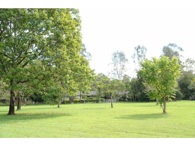 623 Hawkesbury Road, Anstead QLD 4070